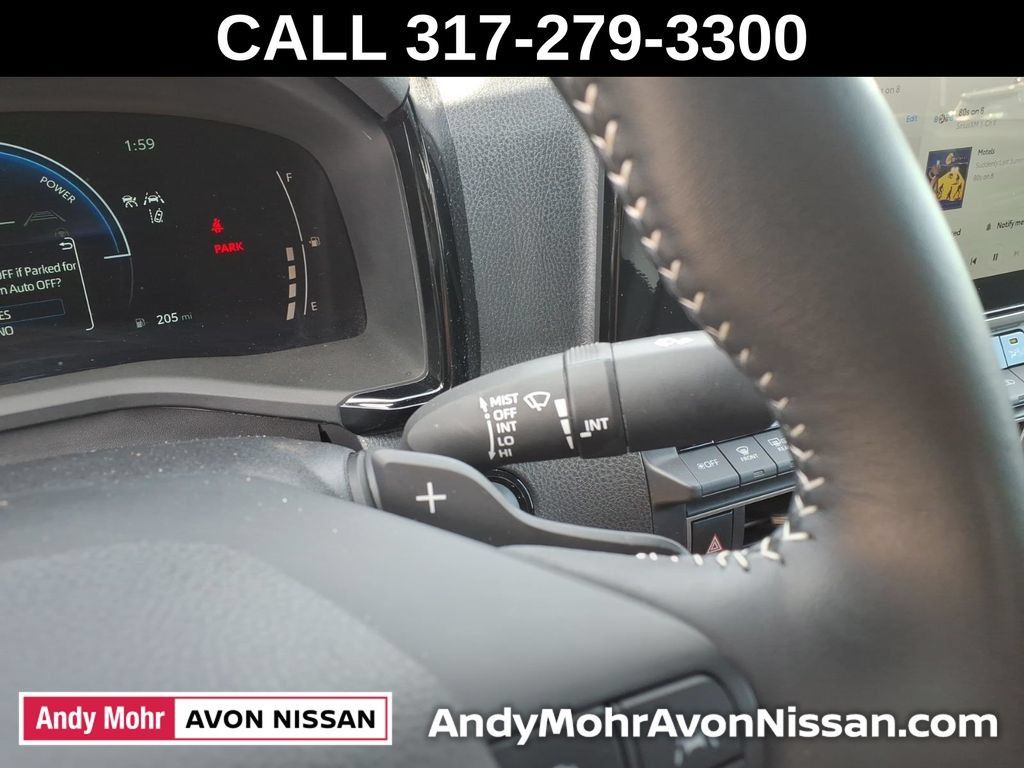 Used 2025 Toyota Camry SE FWD image 25
