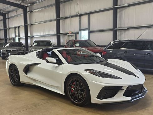 Used 2023 Chevrolet Corvette Stingray Preferred Cpe w/ Z51 Performance Package RWD image 4