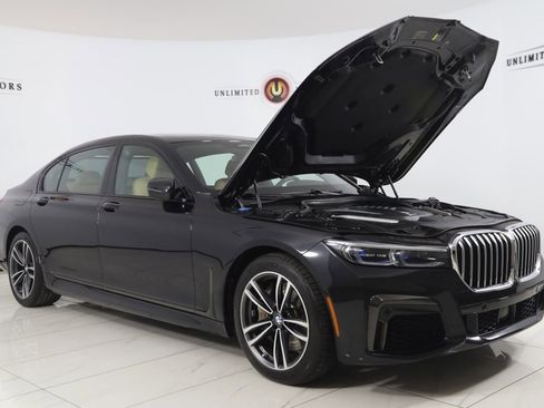 Used 2020 BMW 745e xDrive image 25