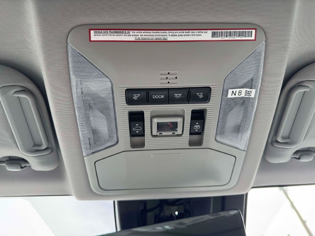 Used 2021 Toyota RAV4 Limited AWD/4WD image 33