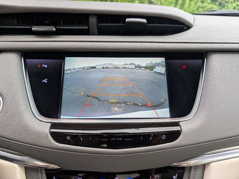 Used 2017 Cadillac XT5 Premium Luxury w/ Driver Assist Package AWD/4WD image 25