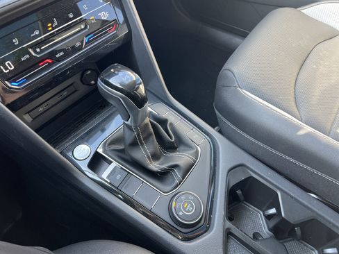 Certified 2025 Volkswagen Taos SEL image 25