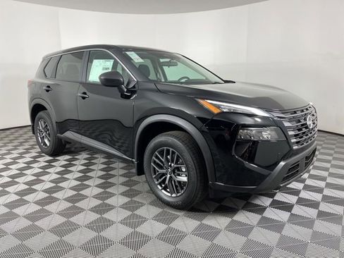 New 2026 Nissan Rogue S image 2