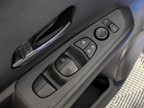 Used 2024 Nissan Kicks SV FWD image 25