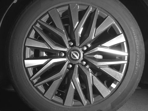 Used 2025 Nissan Altima 2.5 SV image 12