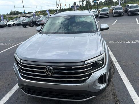 Used 2024 Volkswagen Atlas SE FWD image 1