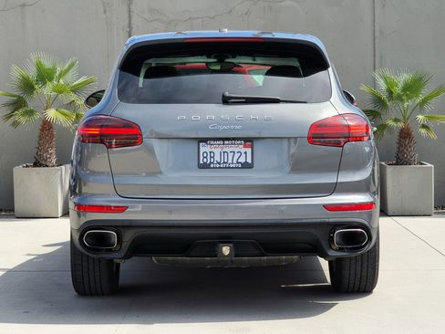 Used 2018 Porsche Cayenne image 4