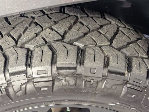 Used 2025 Toyota Tundra Limited AWD/4WD image 9