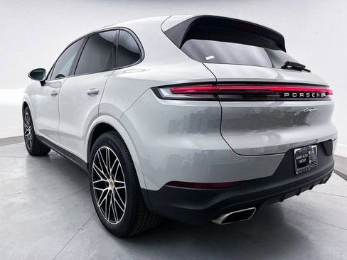 Used 2024 Porsche Cayenne AWD/4WD image 27