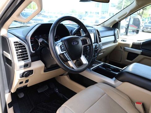 Used 2017 Ford F250 Lariat w/ Lariat Ultimate Package AWD/4WD image 2
