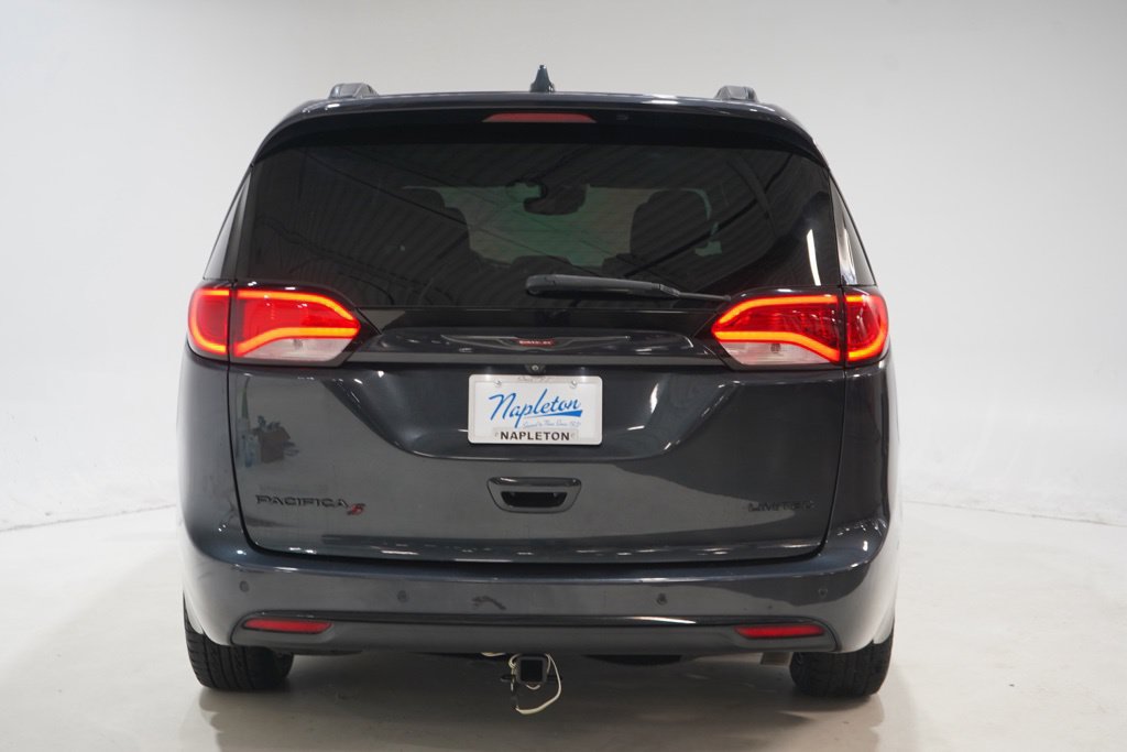 Used 2020 Chrysler Pacifica Limited w/ Quick Order Package 27H Red S FWD image 6