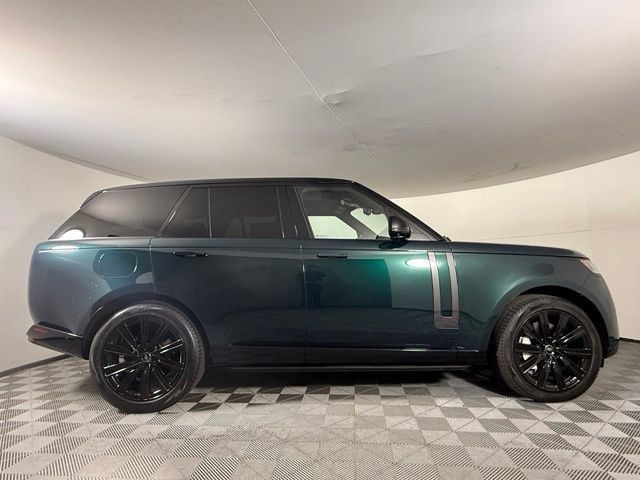 Used 2023 Land Rover Range Rover SE AWD/4WD image 9