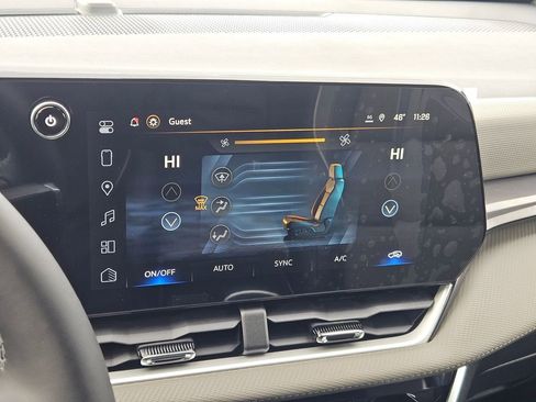 New 2026 Chevrolet Equinox LT w/ Convenience Package II FWD image 22