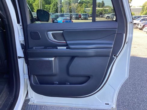 Used 2025 Ford Expedition Max Platinum w/ Stealth Performance Package AWD/4WD image 7