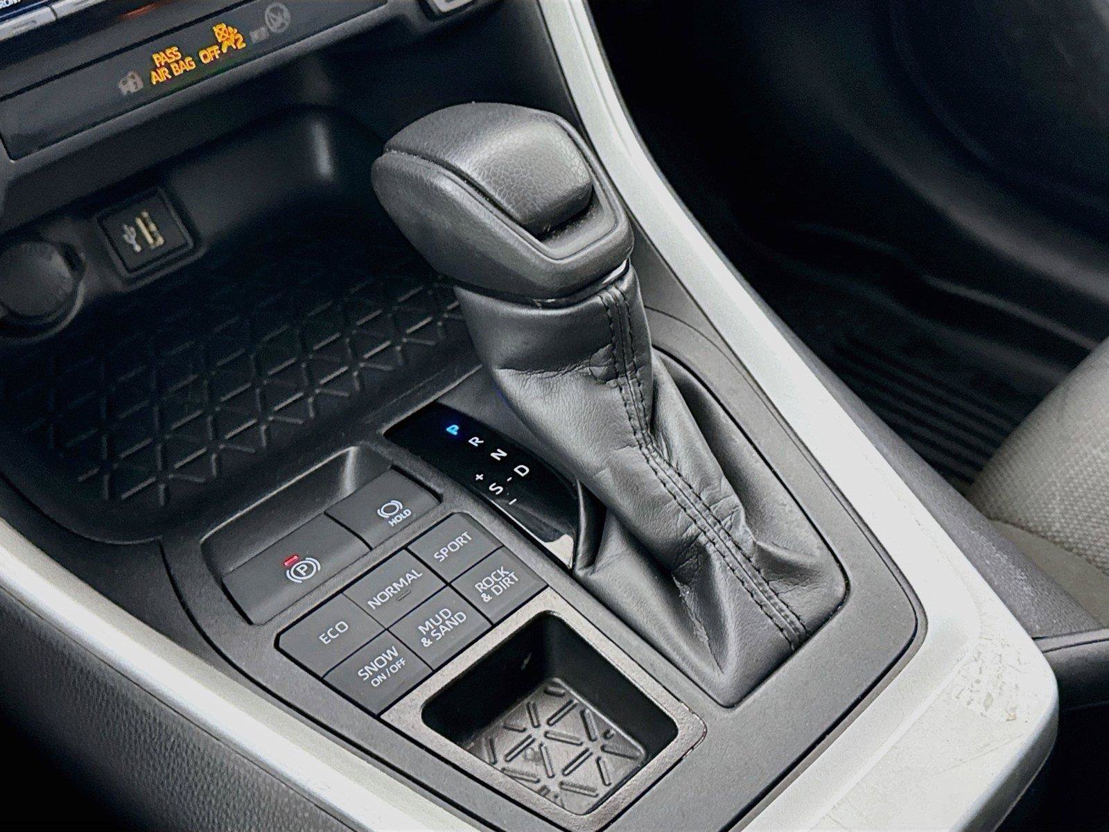 Certified 2025 Toyota RAV4 XLE AWD/4WD image 25