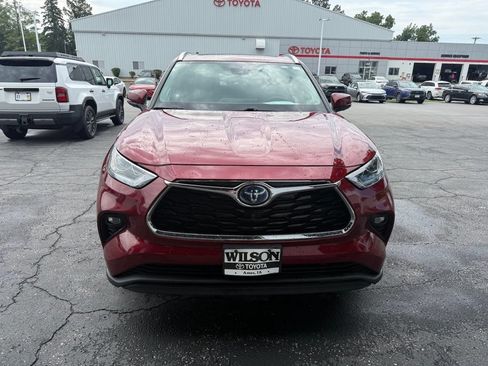 Used 2022 Toyota Highlander Limited AWD/4WD image 3