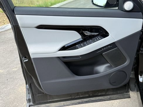 Certified 2025 Land Rover Range Rover Evoque Dynamic SE image 13