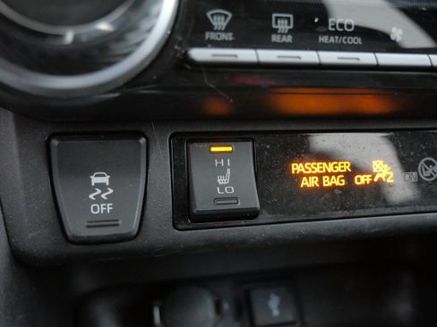 Certified 2022 Toyota RAV4 XSE image 30