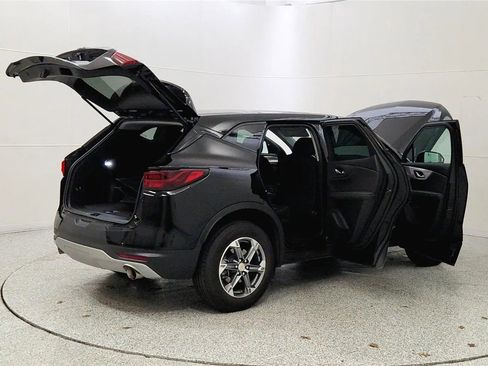 Used 2023 Chevrolet Blazer LT FWD image 12