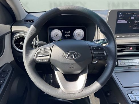 Used 2023 Hyundai Kona SE image 13