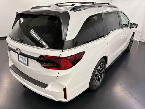 New 2026 Honda Odyssey EX-L image 9