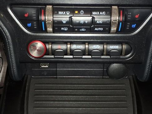 Used 2022 Ford Mustang Shelby GT500 w/ Technology Package image 15