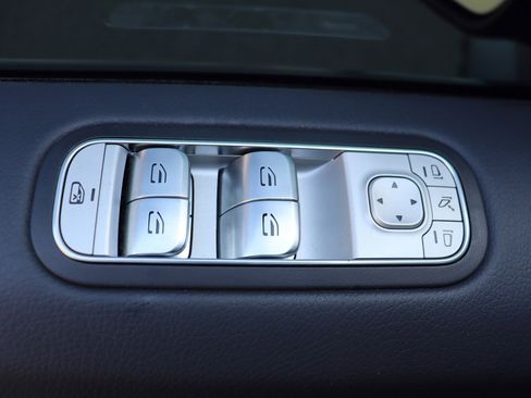 Used 2024 Mercedes-Benz G 550 G 550 4MATIC w/ Exclusive Interior Package image 24