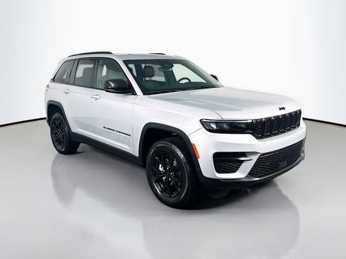 New 2025 Jeep Grand Cherokee Altitude image 1