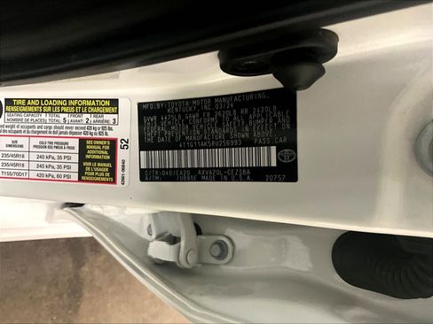 Used 2024 Toyota Camry SE image 33