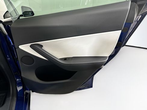 Used 2022 Tesla Model Y Performance image 30