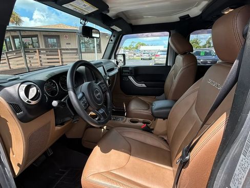 Used 2017 Jeep Wrangler Unlimited Sahara w/ Connectivity Group AWD/4WD image 30
