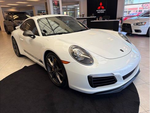 Used 2019 Porsche 911 Carrera T RWD image 3