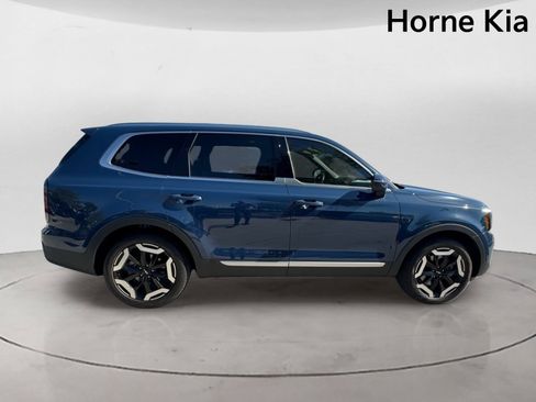 Certified 2024 Kia Telluride EX w/ EX Captain's Chair Package FWD image 3