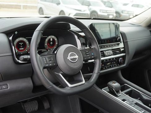 Used 2023 Nissan Pathfinder Platinum w/ Cargo Package image 19