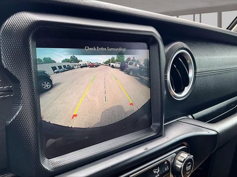 Used 2022 Jeep Wrangler Unlimited Sahara w/ Cold Weather Group AWD/4WD image 22