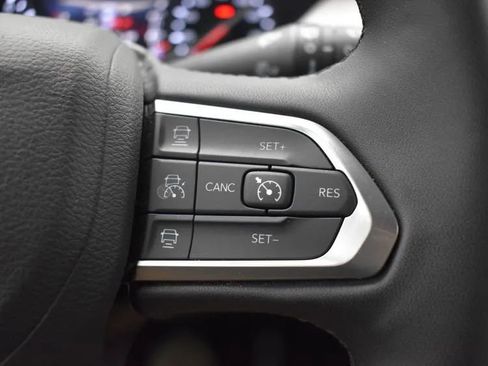 Used 2025 Jeep Compass Limited AWD/4WD image 23