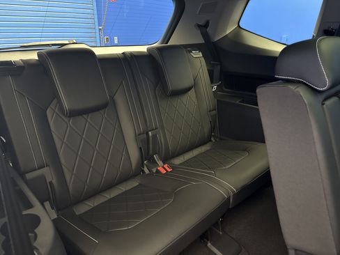 Used 2026 Volkswagen Atlas SEL Premium R-Line image 27