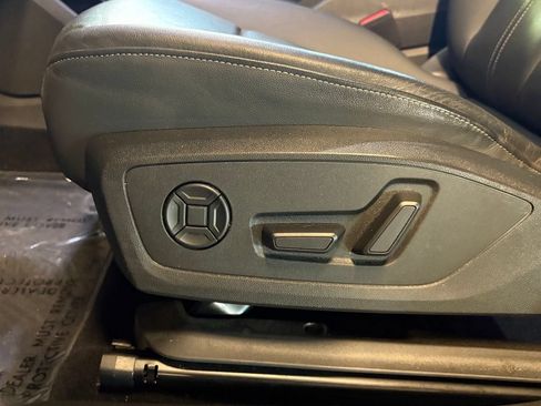 Used 2023 Audi Q4 e-tron Premium w/ Convenience Package AWD/4WD image 20