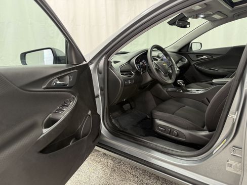 Used 2024 Chevrolet Malibu LT image 11