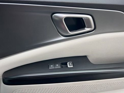 Certified 2024 Kia Carnival LX image 35