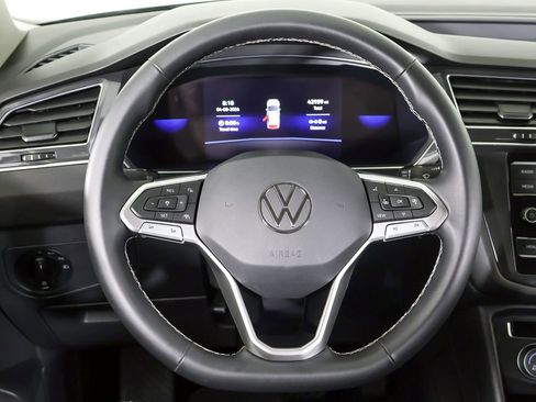 Used 2023 Volkswagen Tiguan S image 38