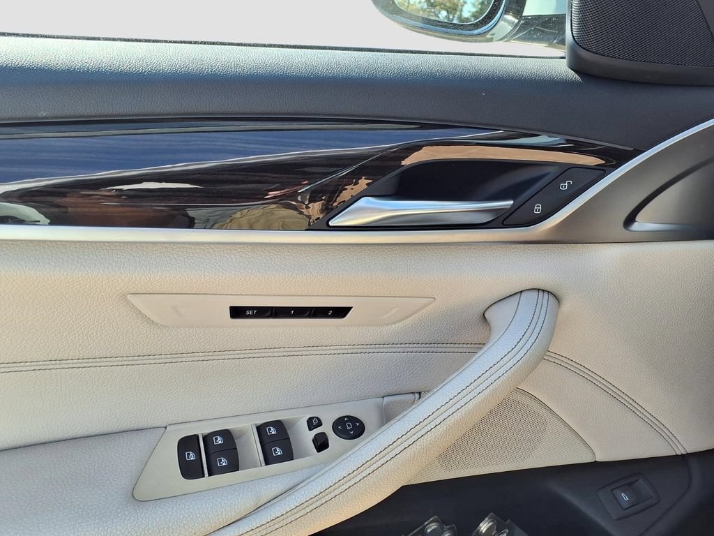 Used 2019 BMW 530i w/ Convenience Package RWD image 20