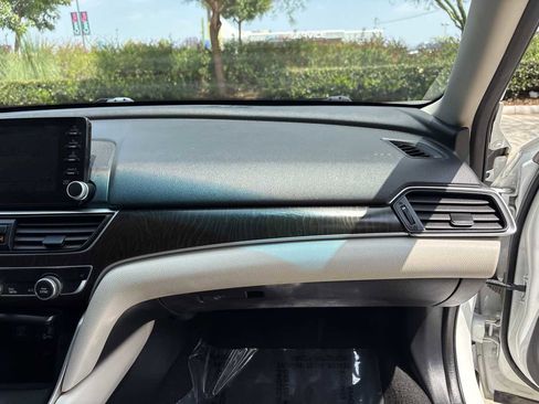 Used 2019 Honda Accord EX image 16