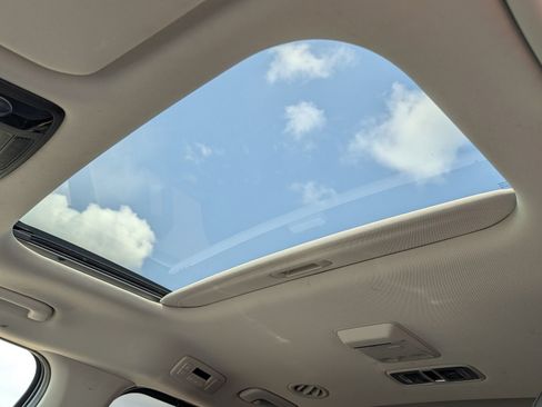 Used 2024 Kia Carnival SX Prestige FWD image 20