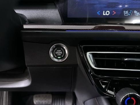 New 2026 Chevrolet Traverse RS w/ LPO, Floor Liner Package FWD image 17