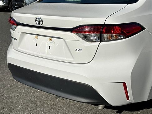 Certified 2023 Toyota Corolla LE image 5