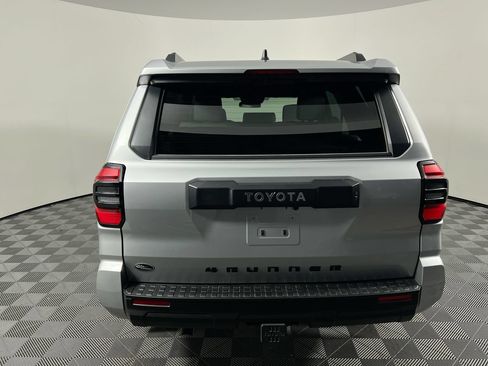 Used 2026 Toyota 4Runner SR5 RWD image 4