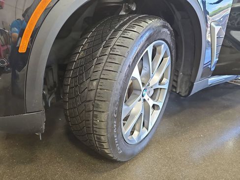 Used 2024 BMW X5 xDrive40i w/ Premium Package AWD/4WD image 33