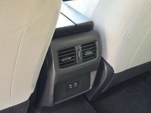 Used 2023 Nissan Rogue SV FWD image 23