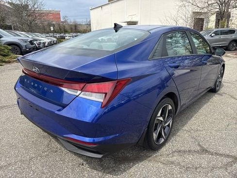 Used 2023 Hyundai Elantra SEL w/ Convenience Package image 15